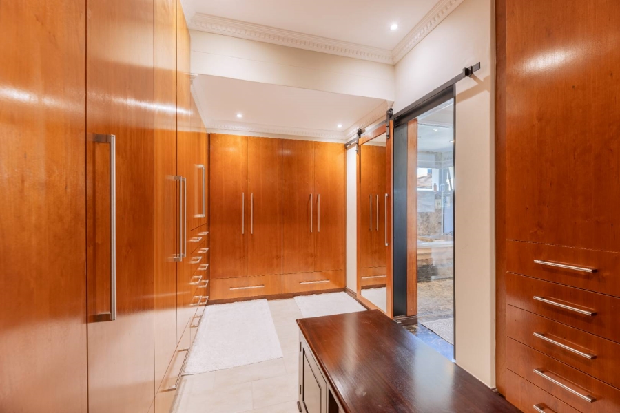 5 Bedroom Property for Sale in Oubaai Western Cape